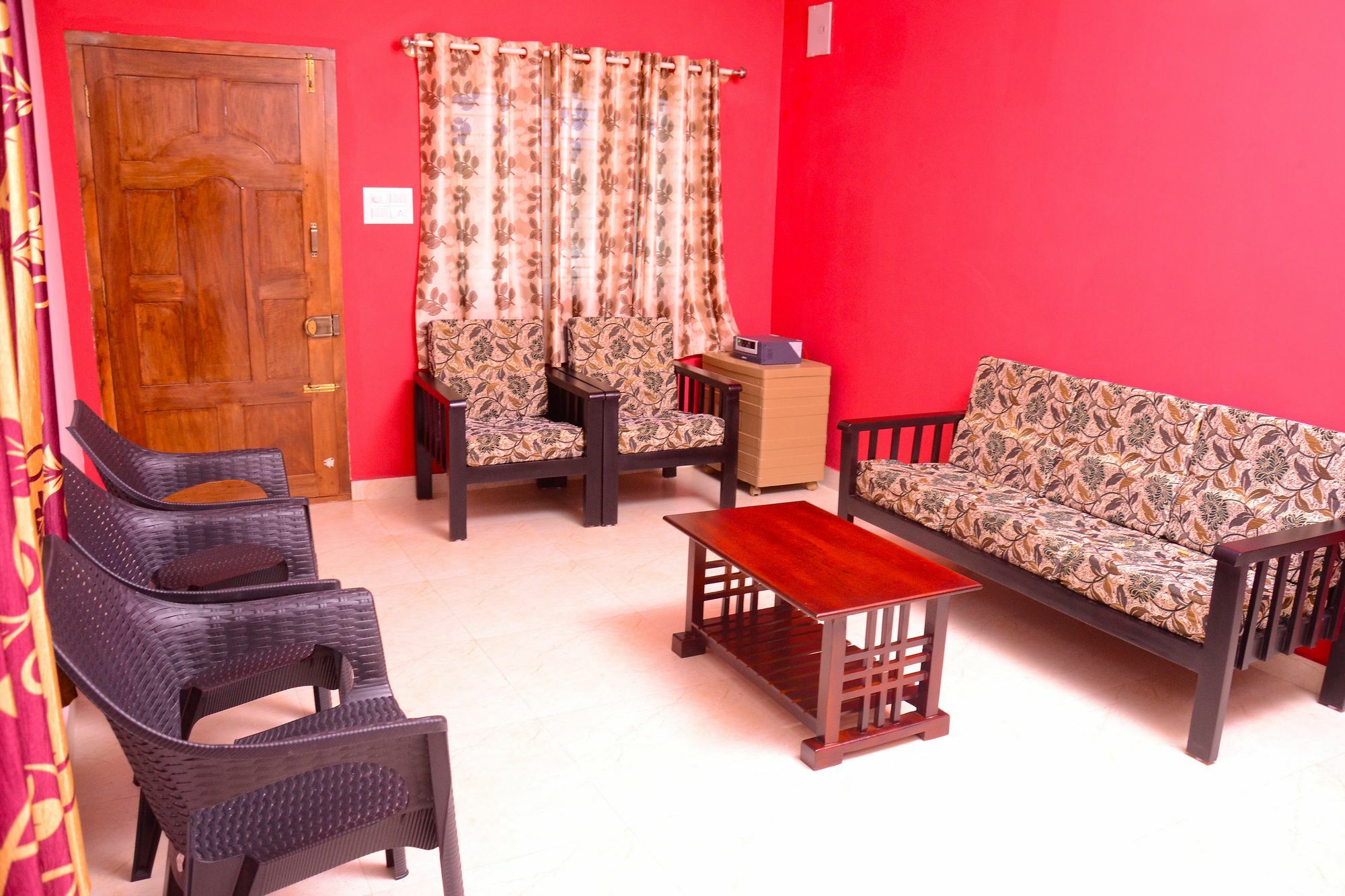Coorg Girinivas Deluxe Homestay-Wi-Fi Madikeri Zewnętrze zdjęcie